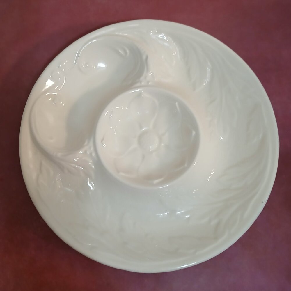 Set of 2 Vintage Embossed Botanical Design Artichoke Plates/Serving Plates - Picture 3 of 9